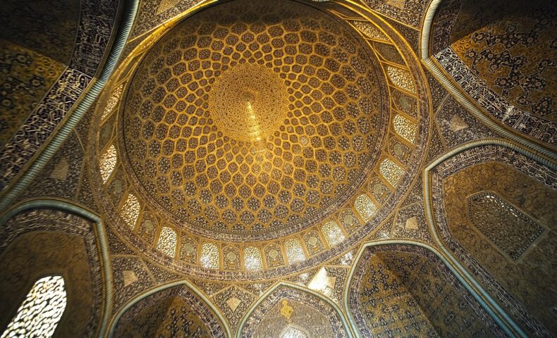 イスファハーンのモスク内部