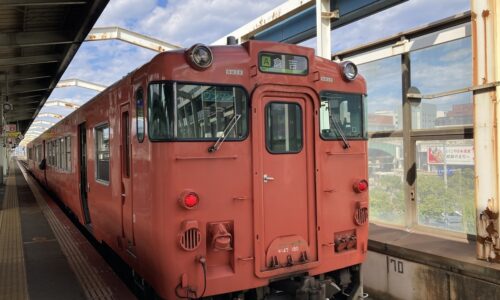 倉吉行の電車