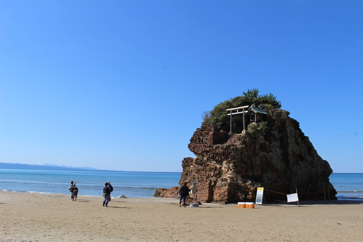 稲佐の浜にある鳥居